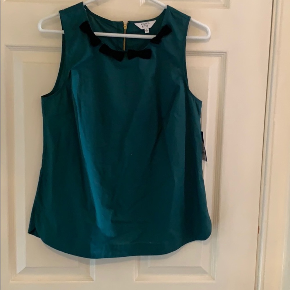 Crown And Ivy Blouse size SMALL